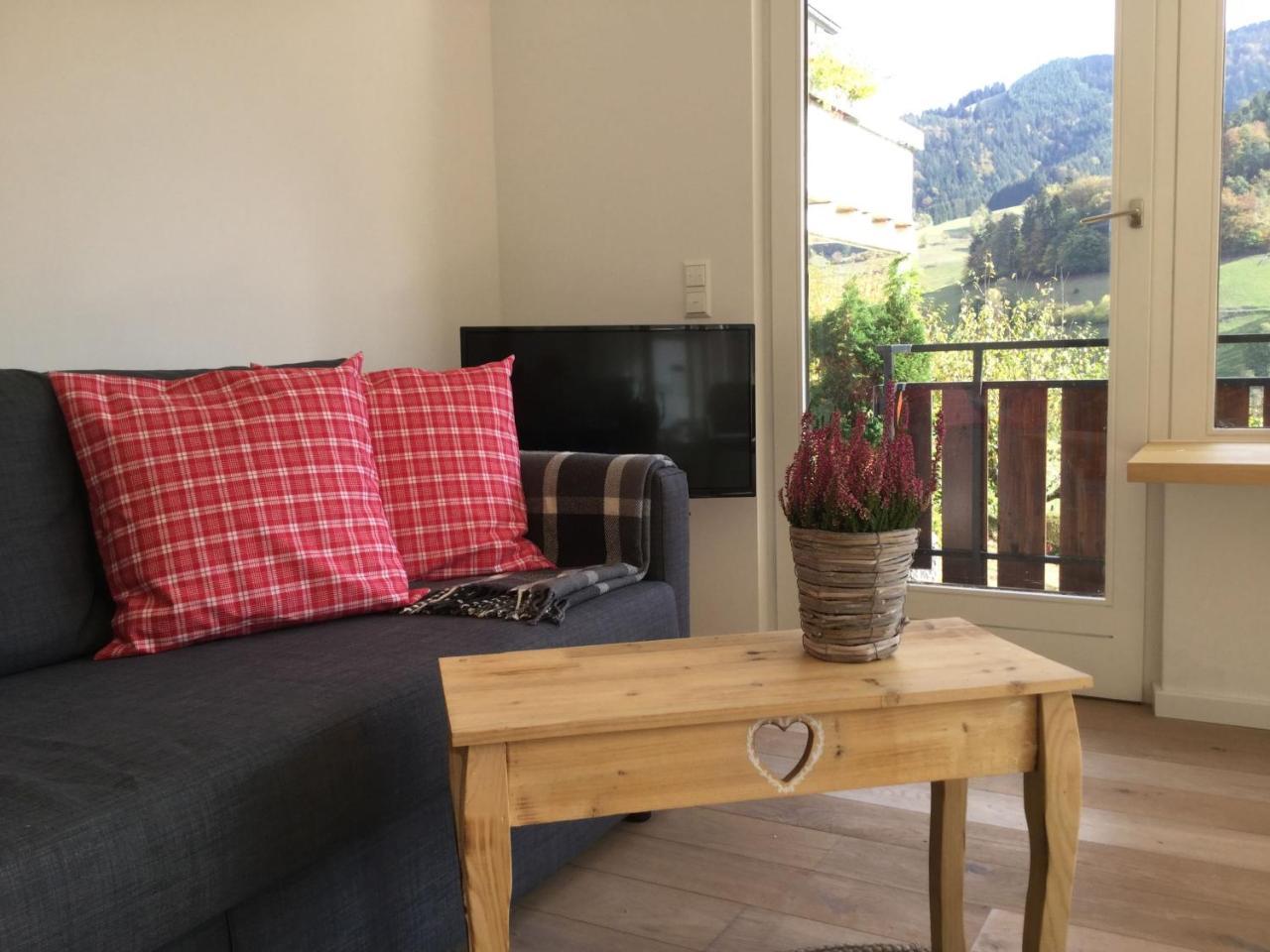Erikas Haus Lägenhet Münstertal Exteriör bild